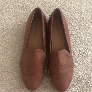 Brown flats women’s 6.5